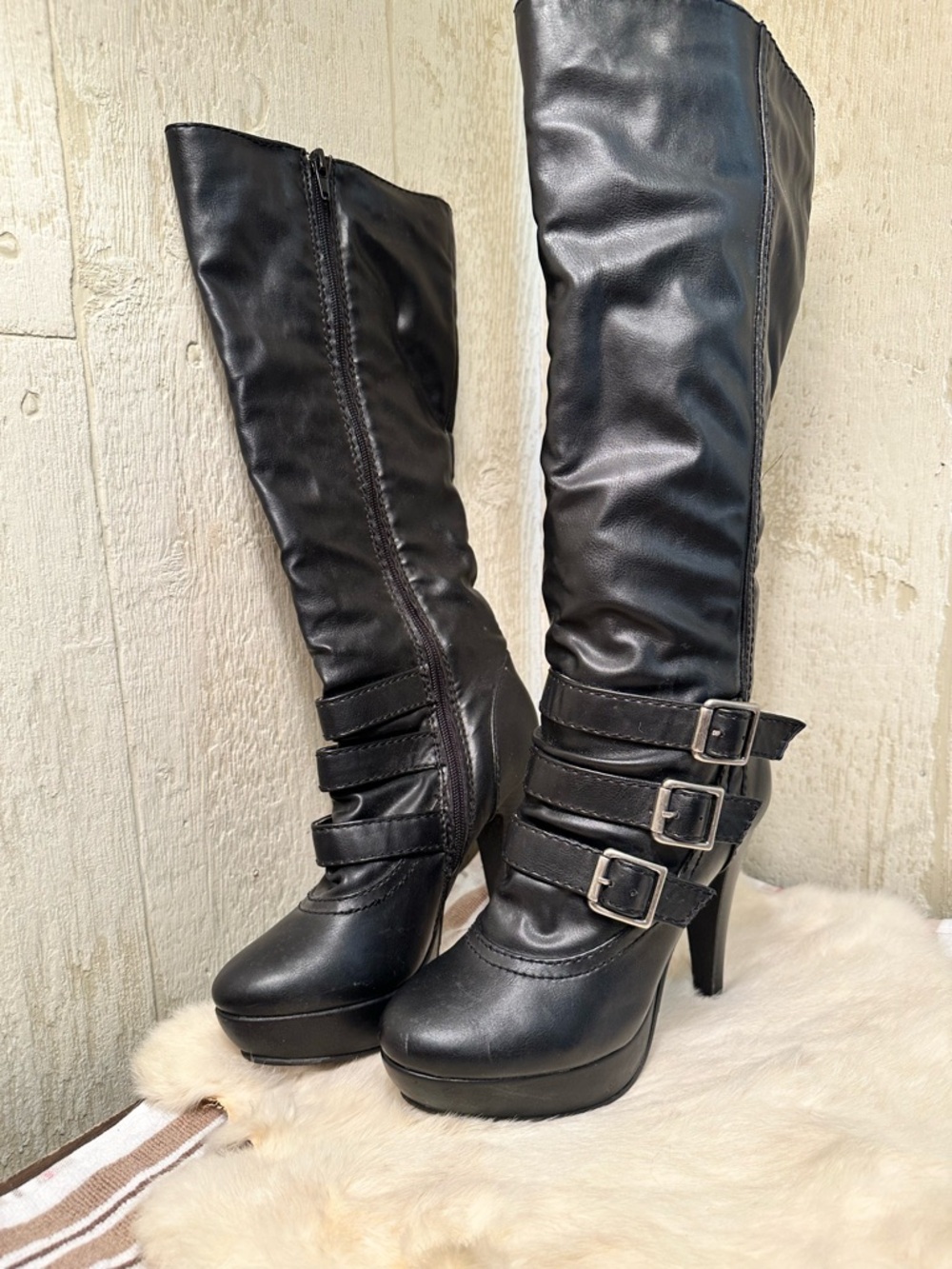 🔥GLO Black High-Heel Mid-Calf Buckle Platform Boots - Size 7M - Picture 2 of 5